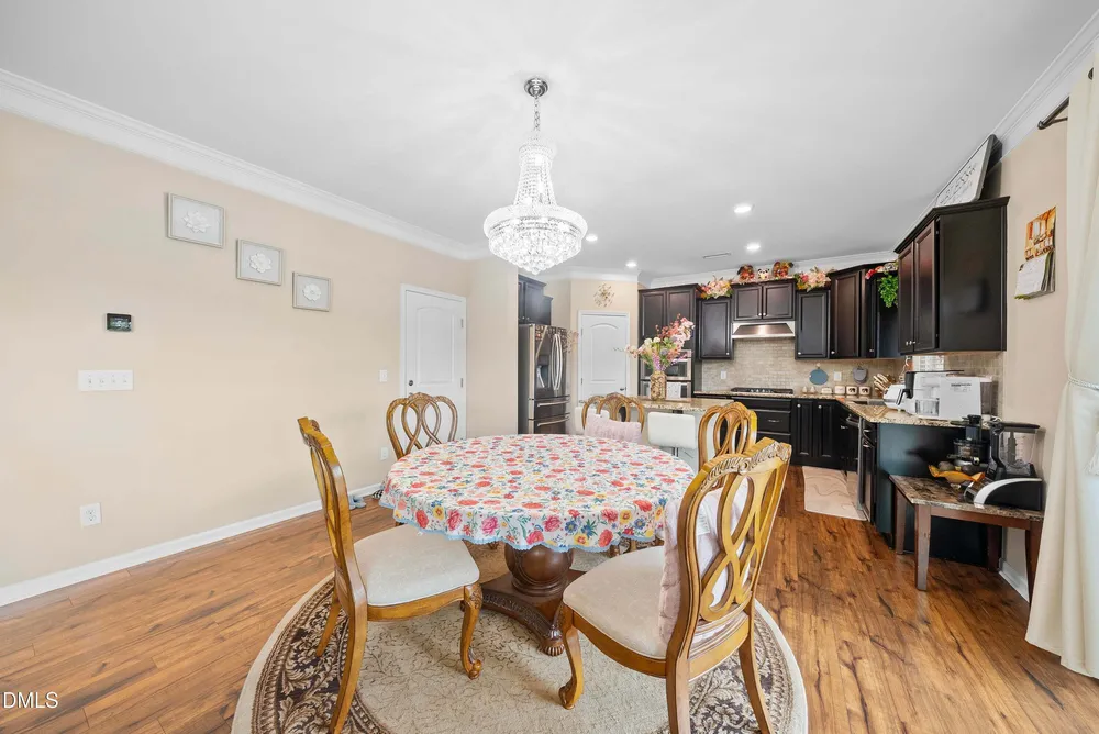 105 Autumn Crest Ln, Fuquay-Varina, NC 27526