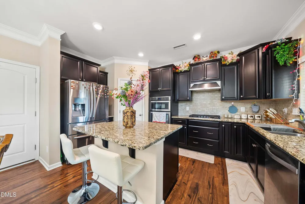 105 Autumn Crest Ln, Fuquay-Varina, NC 27526
