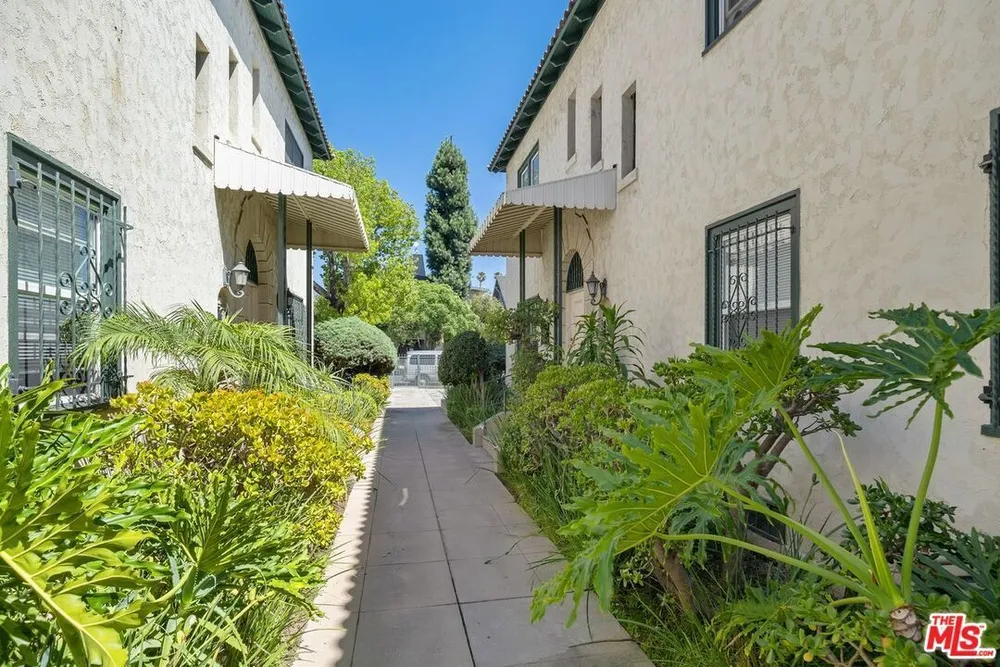 1415 S ST ANDREWS PL, South Los Angeles, CA 90019