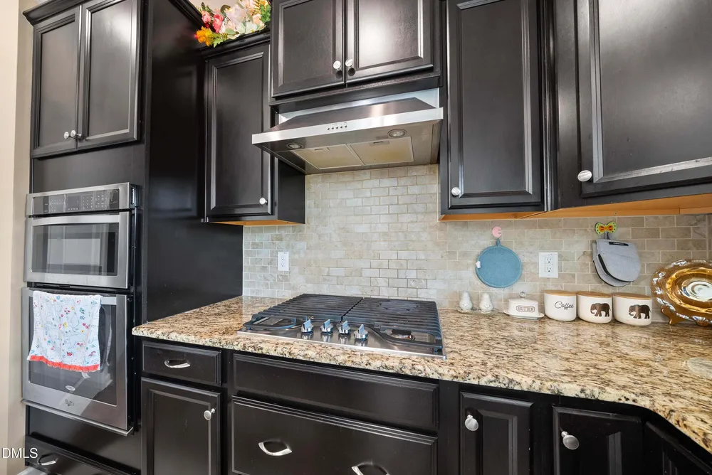 105 Autumn Crest Ln, Fuquay-Varina, NC 27526