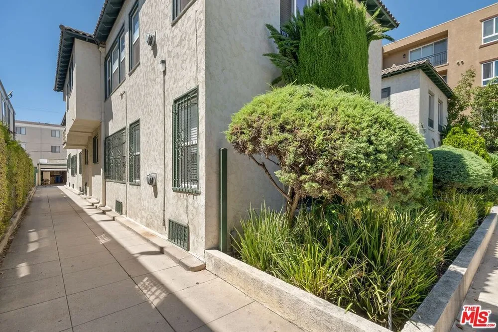 1415 S ST ANDREWS PL, South Los Angeles, CA 90019