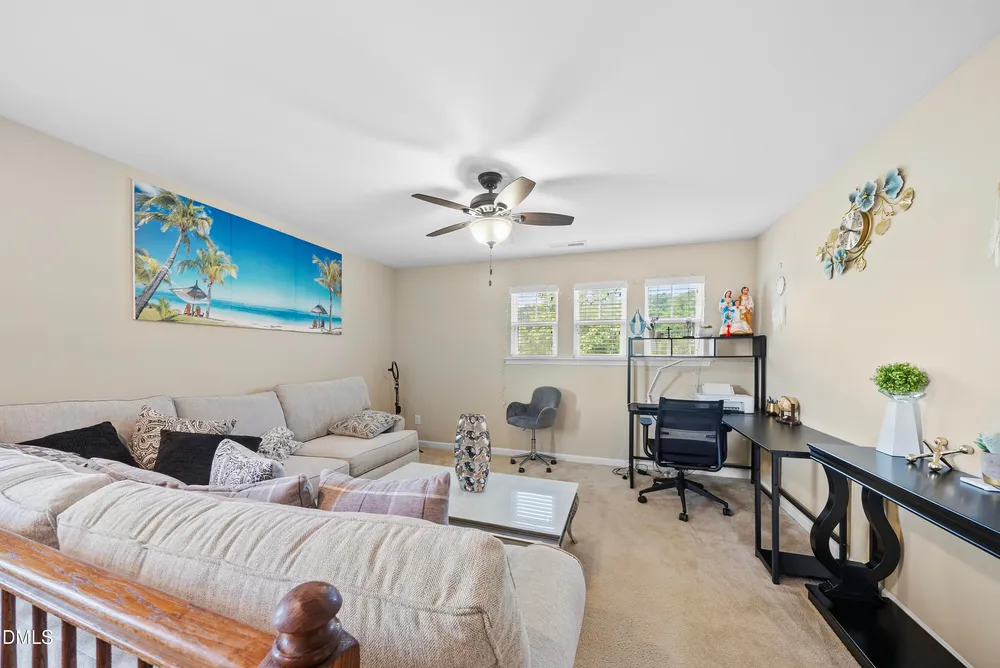 105 Autumn Crest Ln, Fuquay-Varina, NC 27526