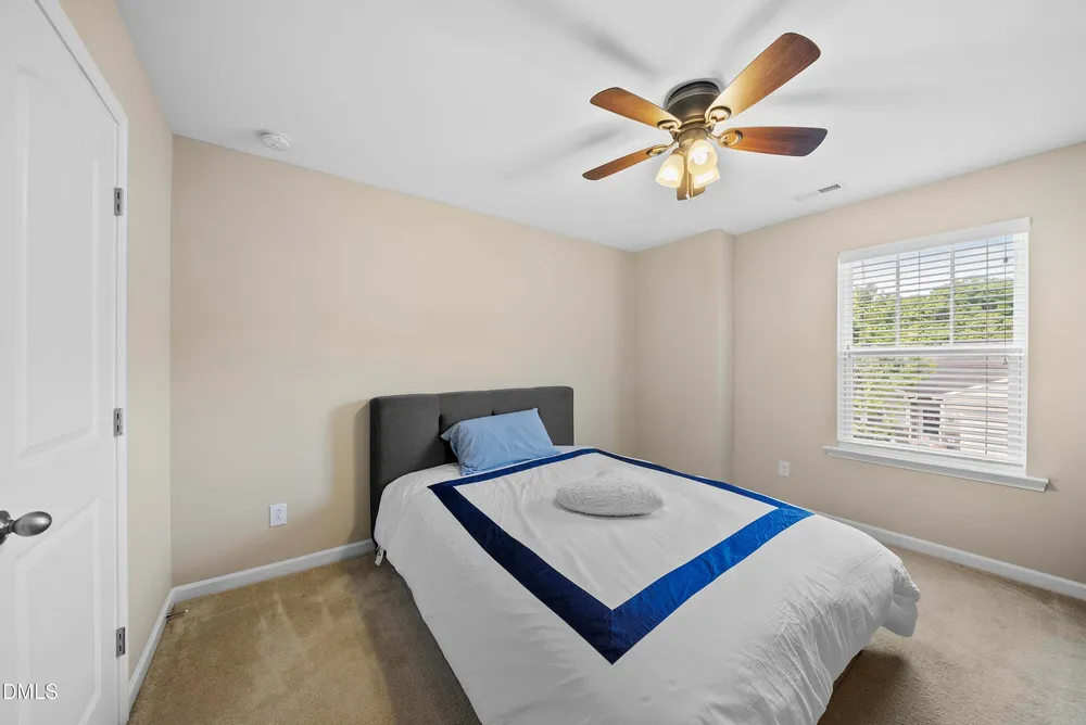 105 Autumn Crest Ln, Fuquay-Varina, NC 27526
