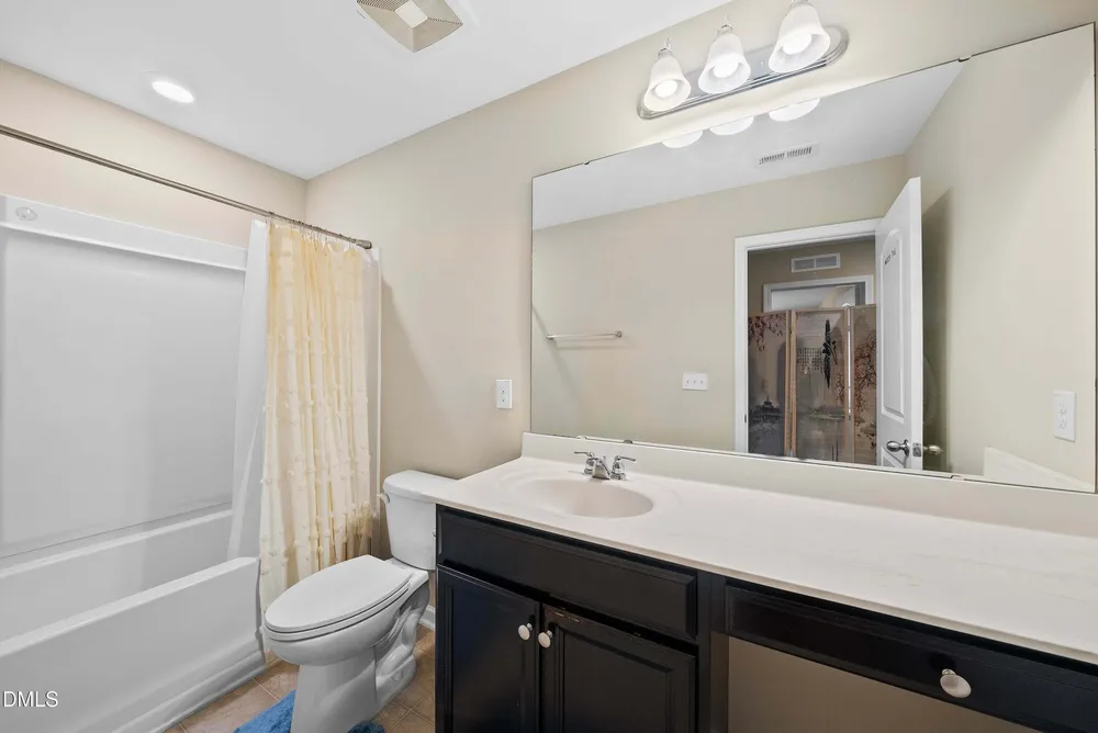 105 Autumn Crest Ln, Fuquay-Varina, NC 27526