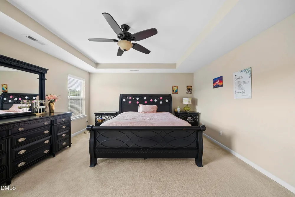 105 Autumn Crest Ln, Fuquay-Varina, NC 27526