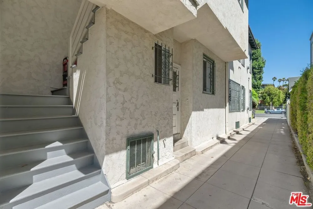 1415 S ST ANDREWS PL, South Los Angeles, CA 90019