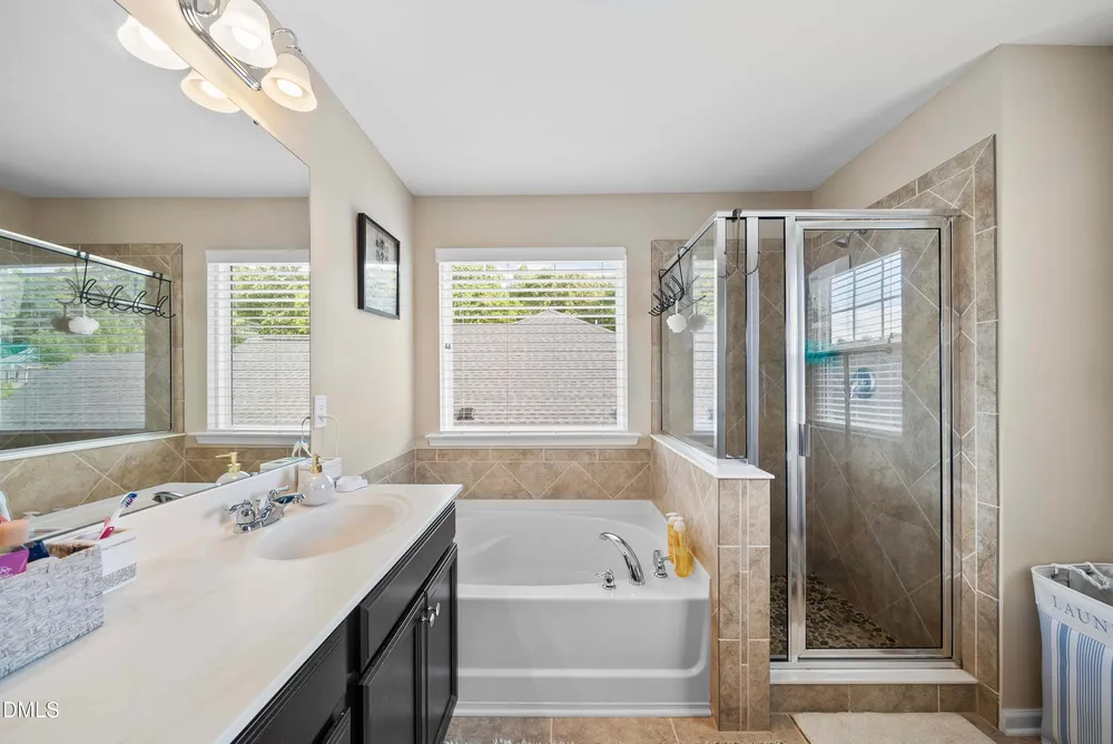 105 Autumn Crest Ln, Fuquay-Varina, NC 27526