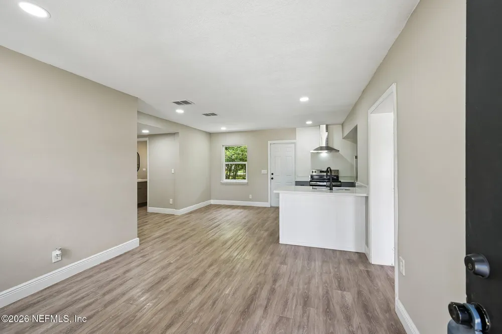 10554 Dobell Rd, Jacksonville, FL 32246