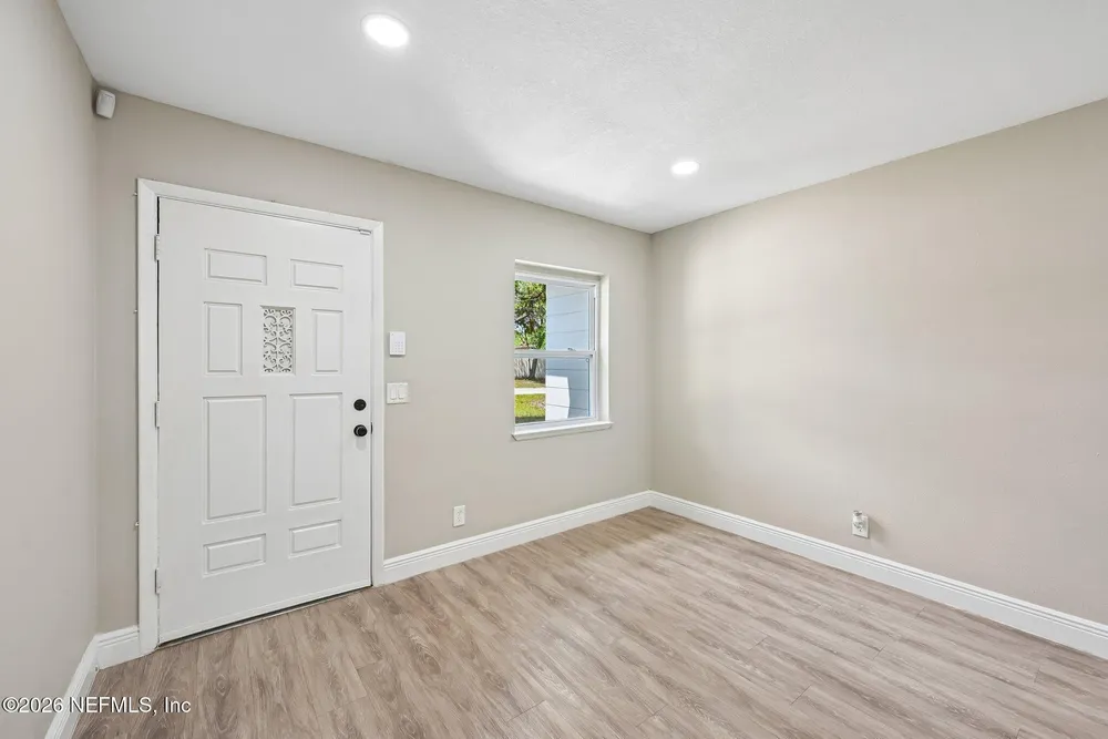 10554 Dobell Rd, Jacksonville, FL 32246