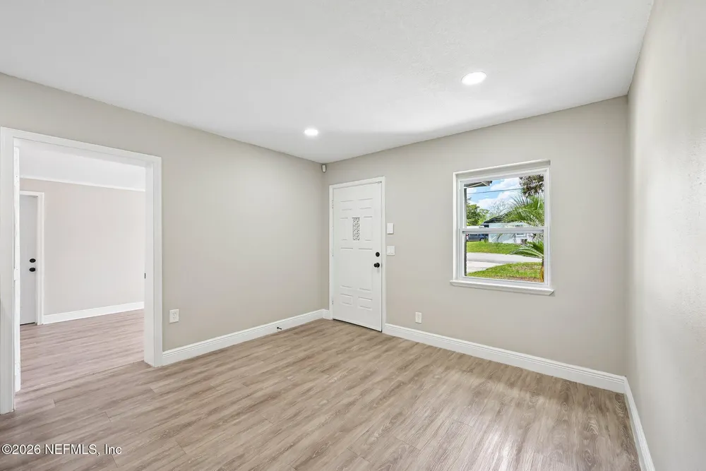 10554 Dobell Rd, Jacksonville, FL 32246