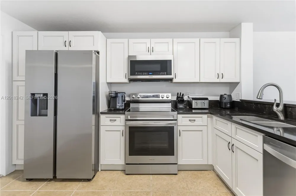 4065 Crystal Lake Dr, Deerfield Beach, FL 33064