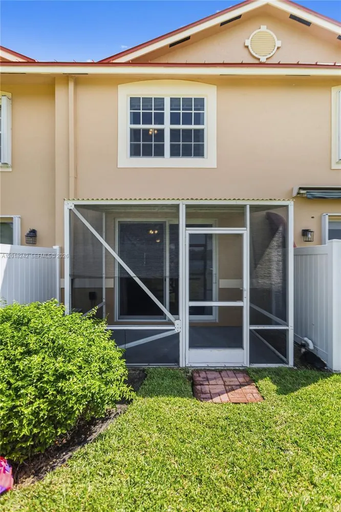 4065 Crystal Lake Dr, Deerfield Beach, FL 33064