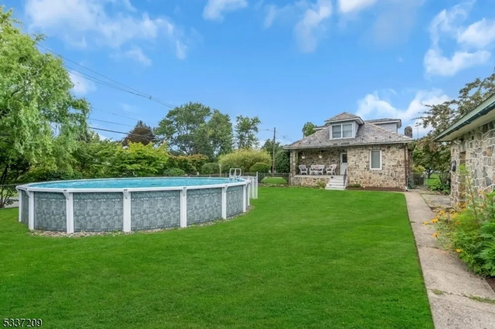 122 Aurora St, Lopatcong Overlook, NJ 08865