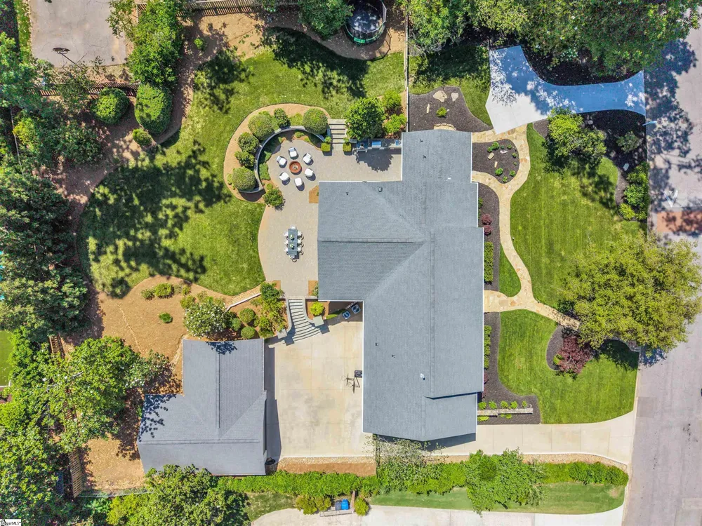 14 Chanticleer Dr, Greenville, SC 29605