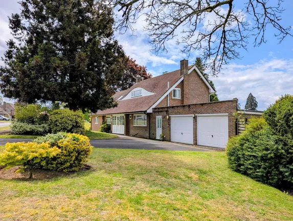 Shepherds Way, Liphook, GU30
