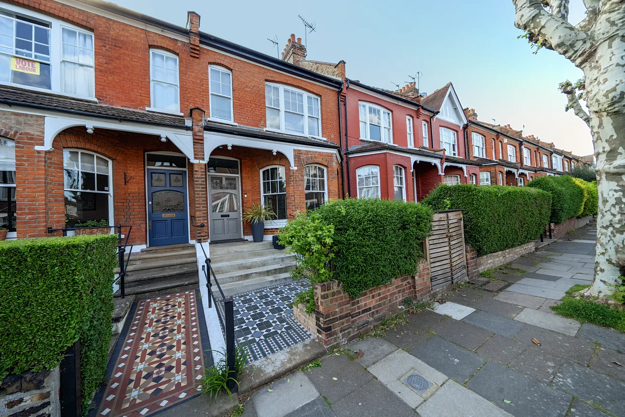Priory Avenue, London, N8 photo 4