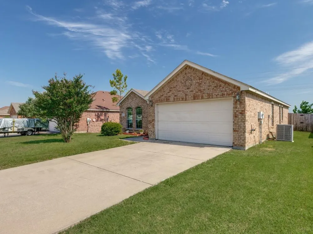 225 Charleston Dr, Anna, TX 75409