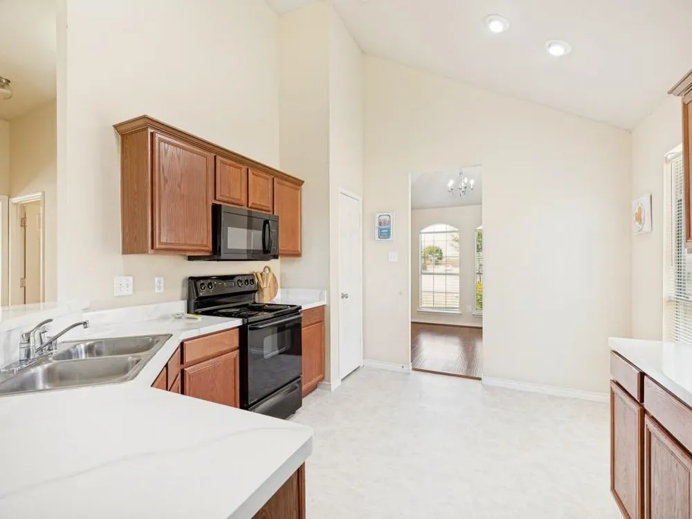 225 Charleston Dr, Anna, TX 75409