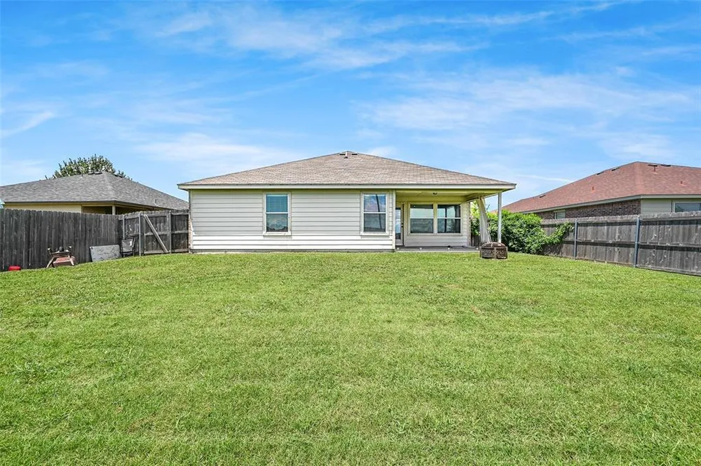 225 Charleston Dr, Anna, TX 75409