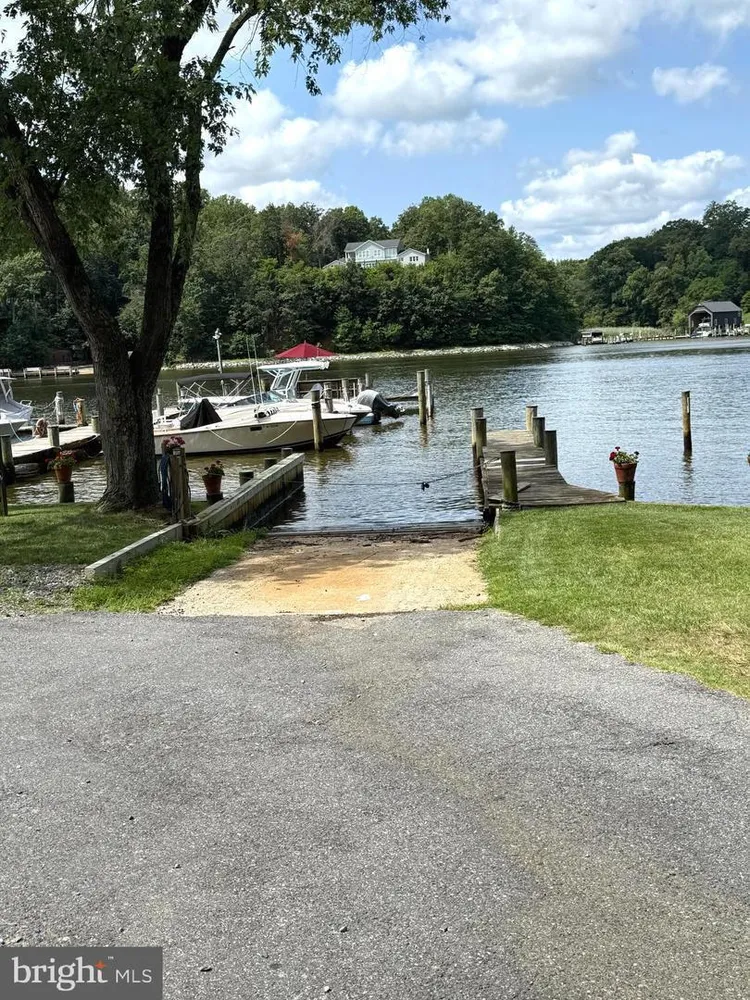 767 Bon Haven Dr, Annapolis, MD 21401