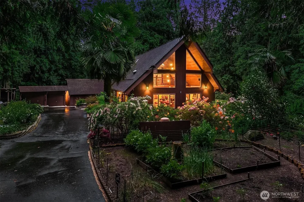20717 SE 222nd St, Maple Valley, WA 98038