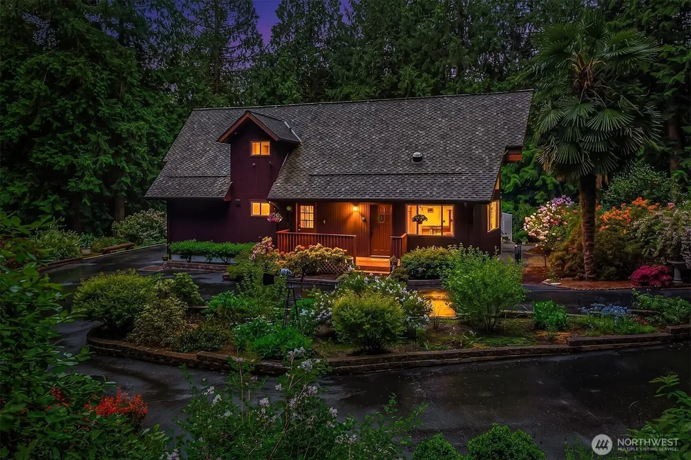 20717 SE 222nd St, Maple Valley, WA 98038