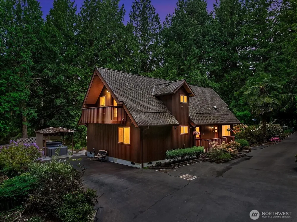 20717 SE 222nd St, Maple Valley, WA 98038
