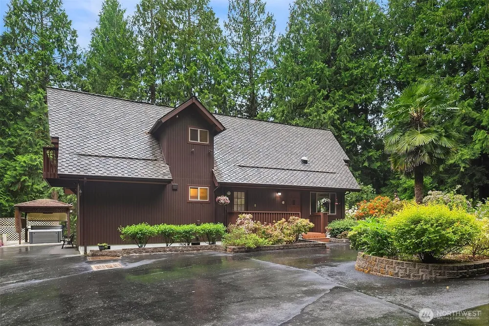 20717 SE 222nd St, Maple Valley, WA 98038