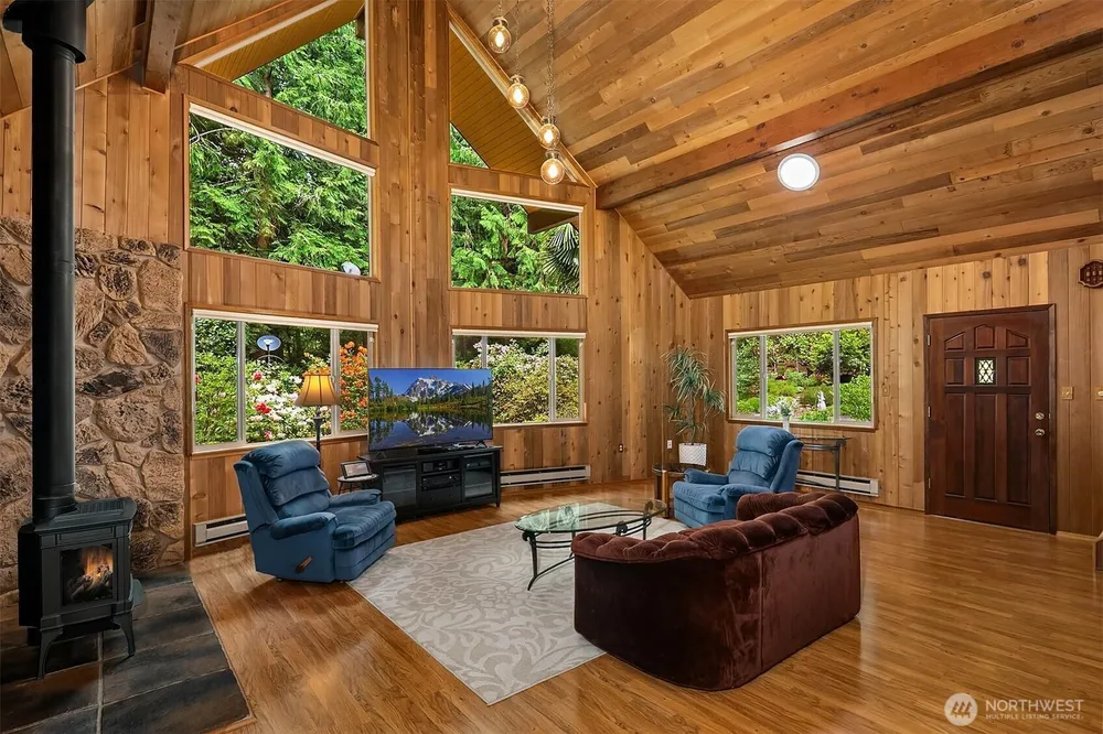 20717 SE 222nd St, Maple Valley, WA 98038