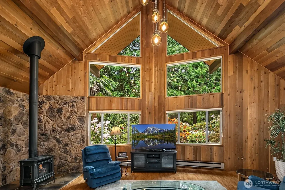 20717 SE 222nd St, Maple Valley, WA 98038