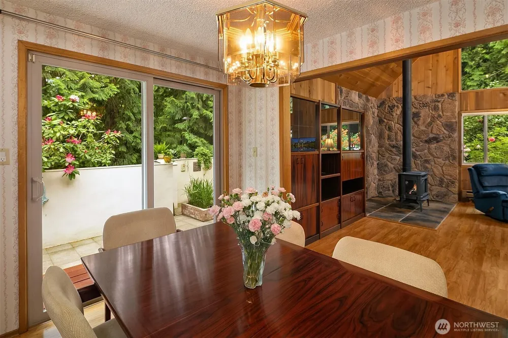 20717 SE 222nd St, Maple Valley, WA 98038
