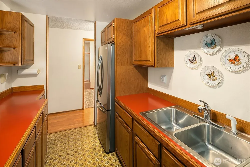 20717 SE 222nd St, Maple Valley, WA 98038