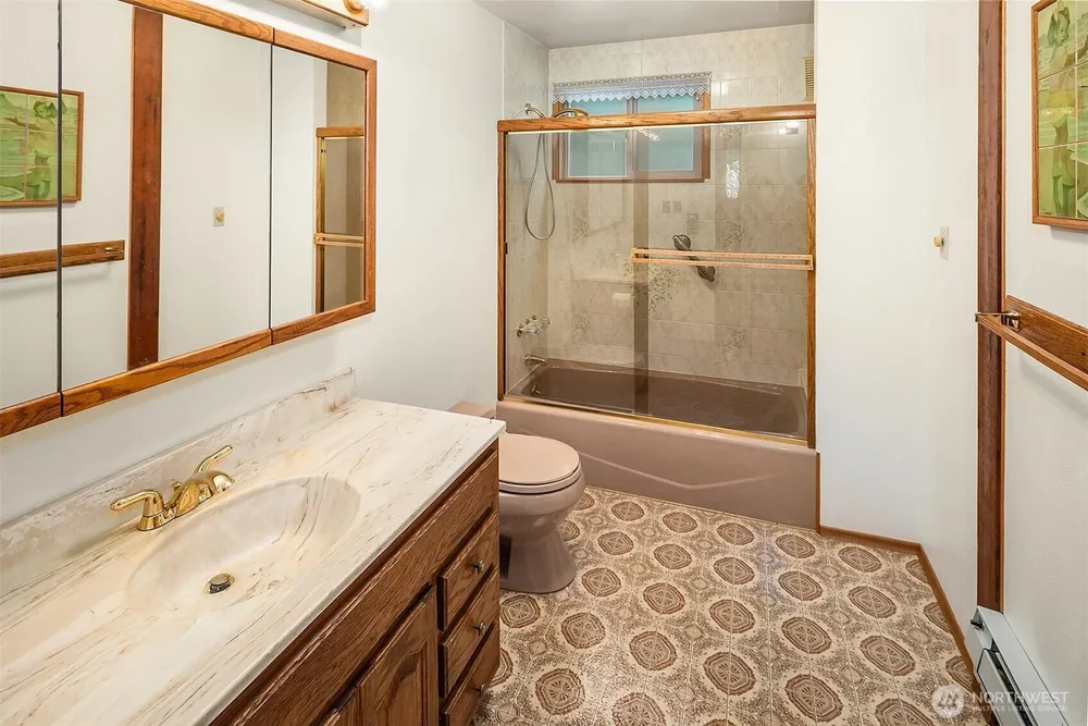20717 SE 222nd St, Maple Valley, WA 98038