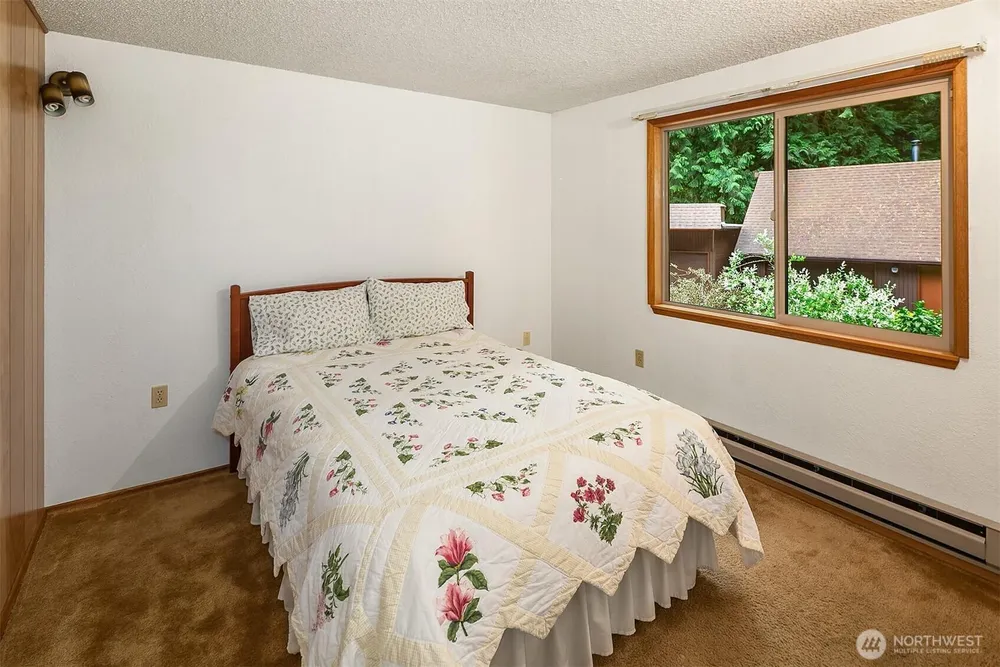 20717 SE 222nd St, Maple Valley, WA 98038