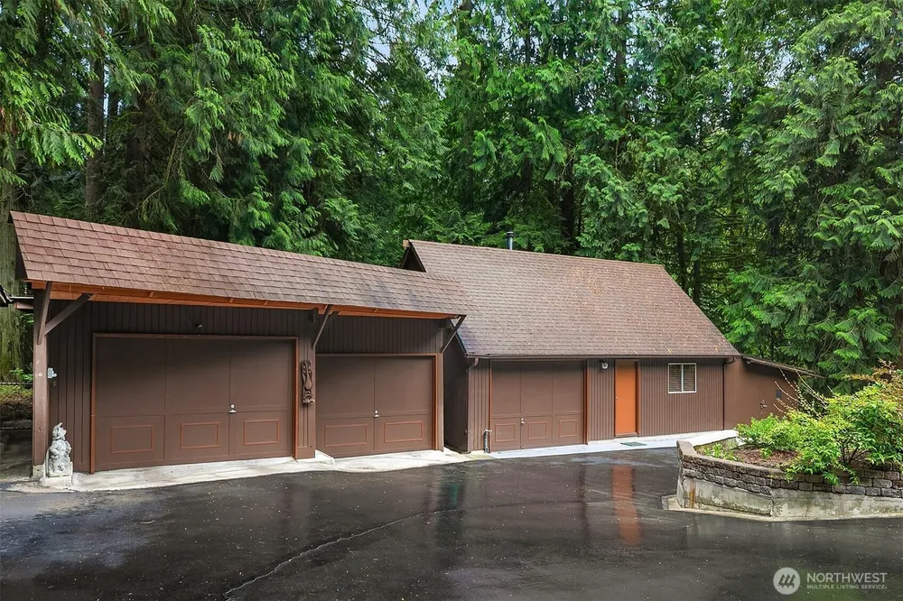 20717 SE 222nd St, Maple Valley, WA 98038