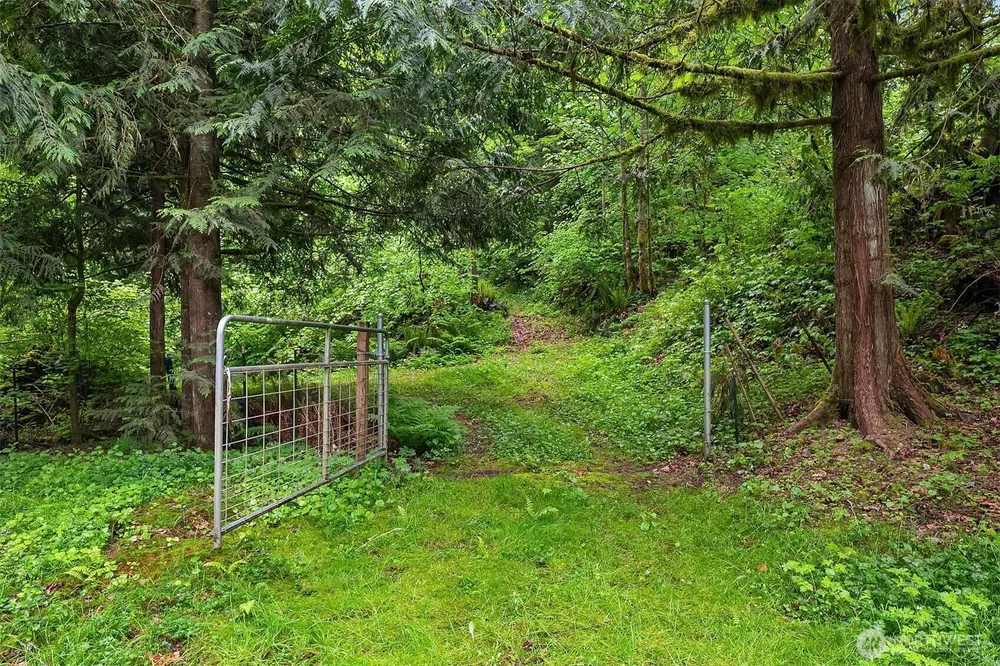 20717 SE 222nd St, Maple Valley, WA 98038