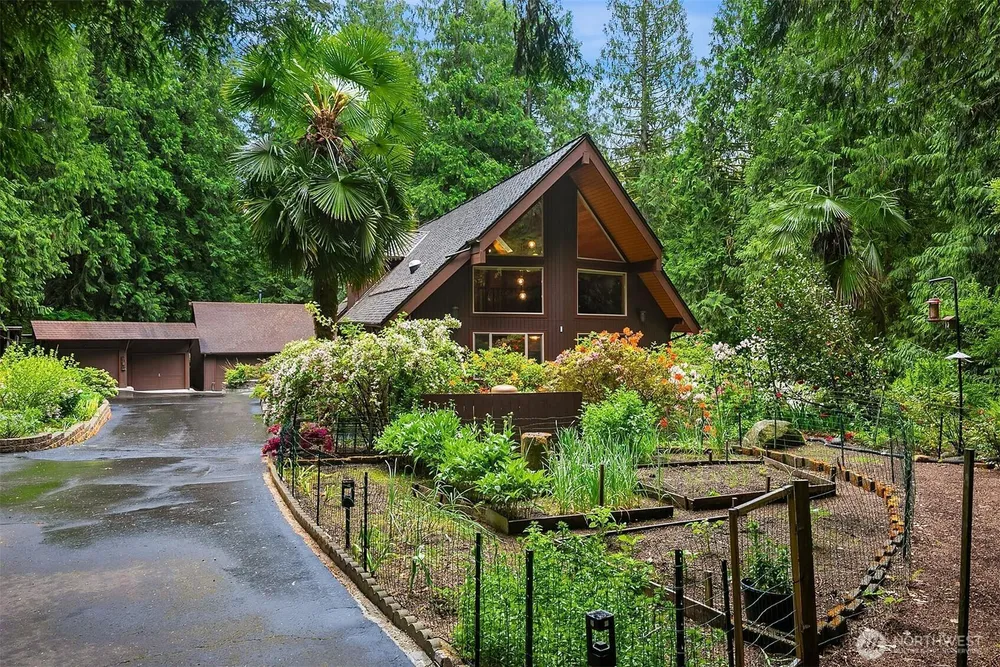 20717 SE 222nd St, Maple Valley, WA 98038