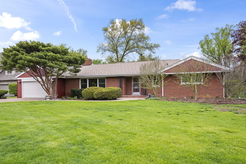 412 W Camp McDonald Rd, Prospect Heights, IL 60070