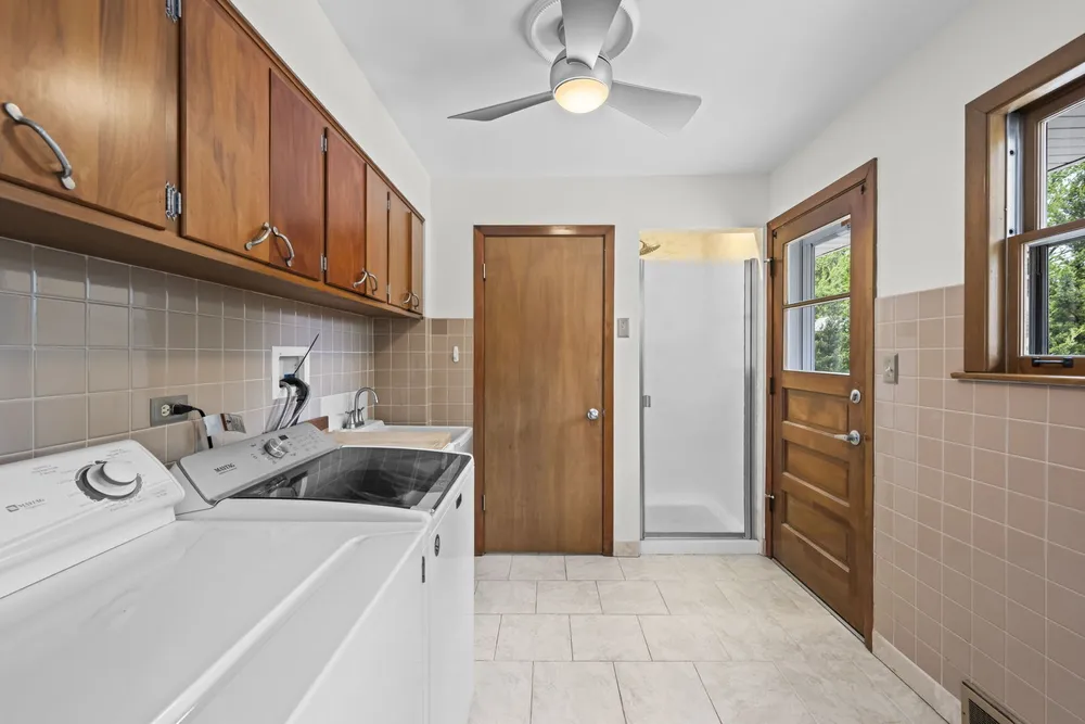 412 W Camp McDonald Rd, Prospect Heights, IL 60070