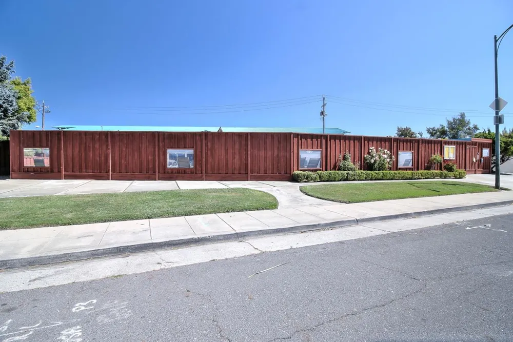 702 Fiesta Dr, San Mateo, CA 94403