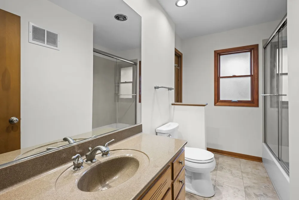 412 W Camp McDonald Rd, Prospect Heights, IL 60070
