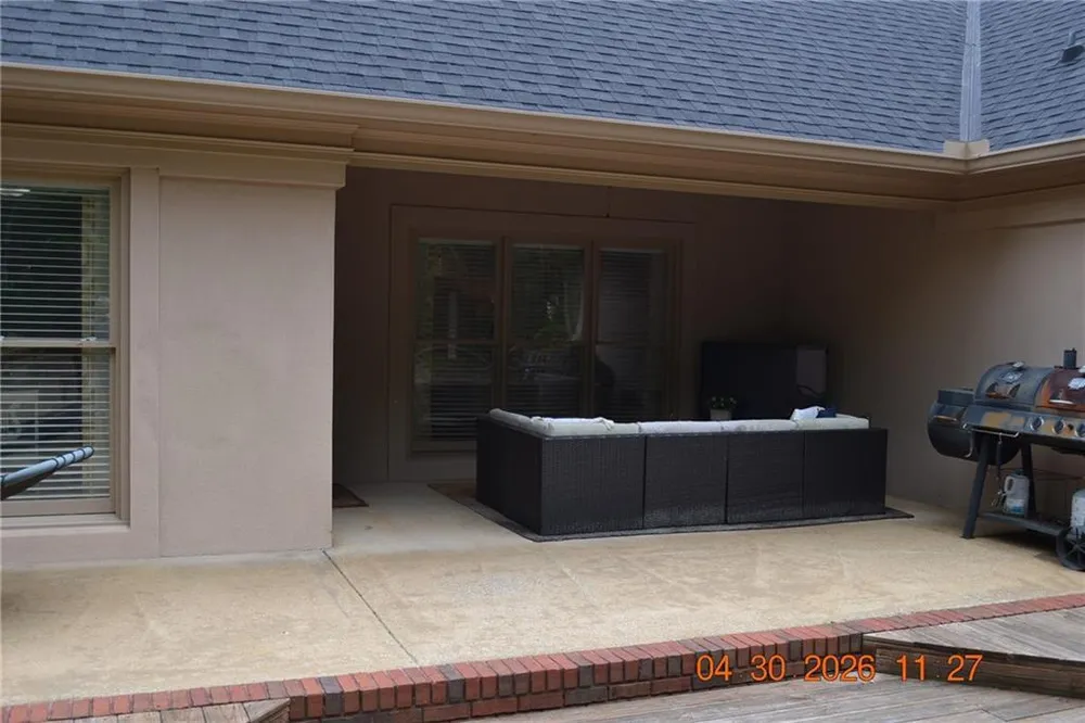 71 Greystone Ct, Smiths Station, AL 36877
