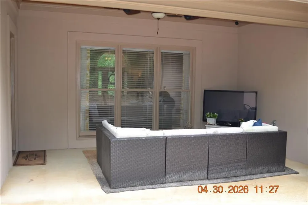 71 Greystone Ct, Smiths Station, AL 36877