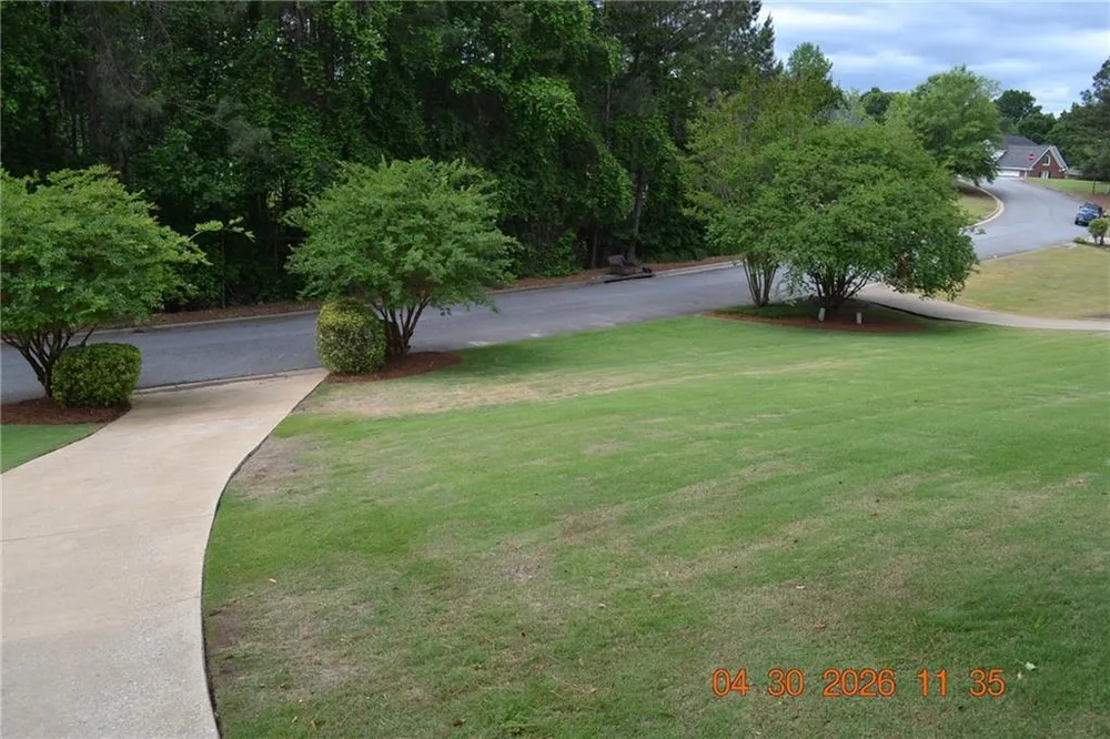 71 Greystone Ct, Smiths Station, AL 36877