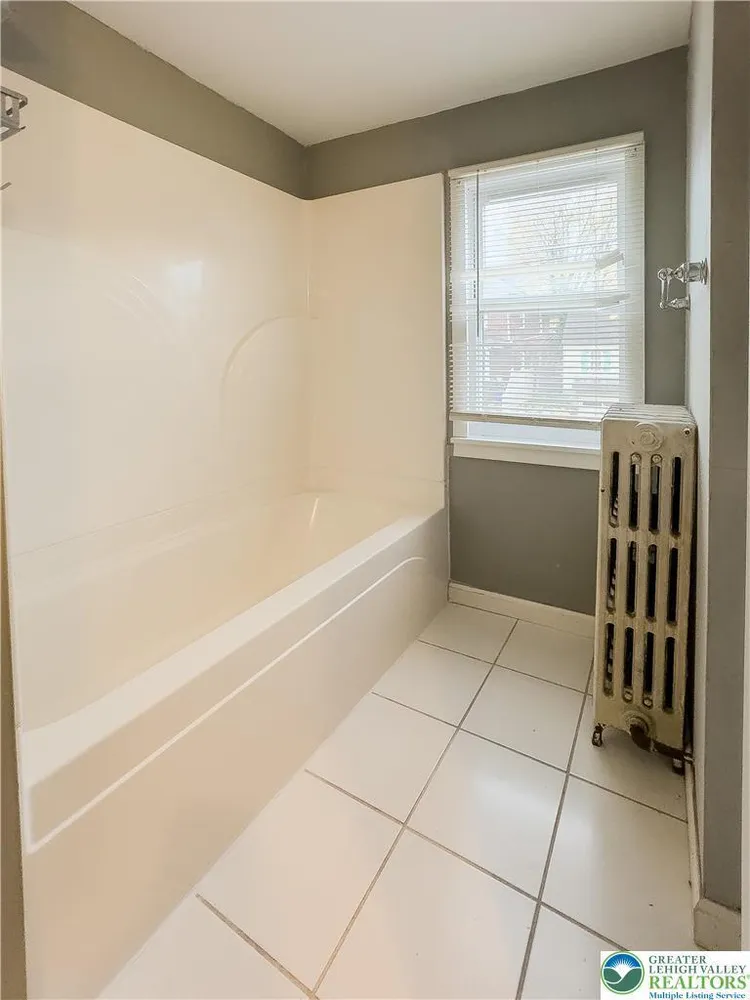315 Brodhead St, Easton, PA 18042