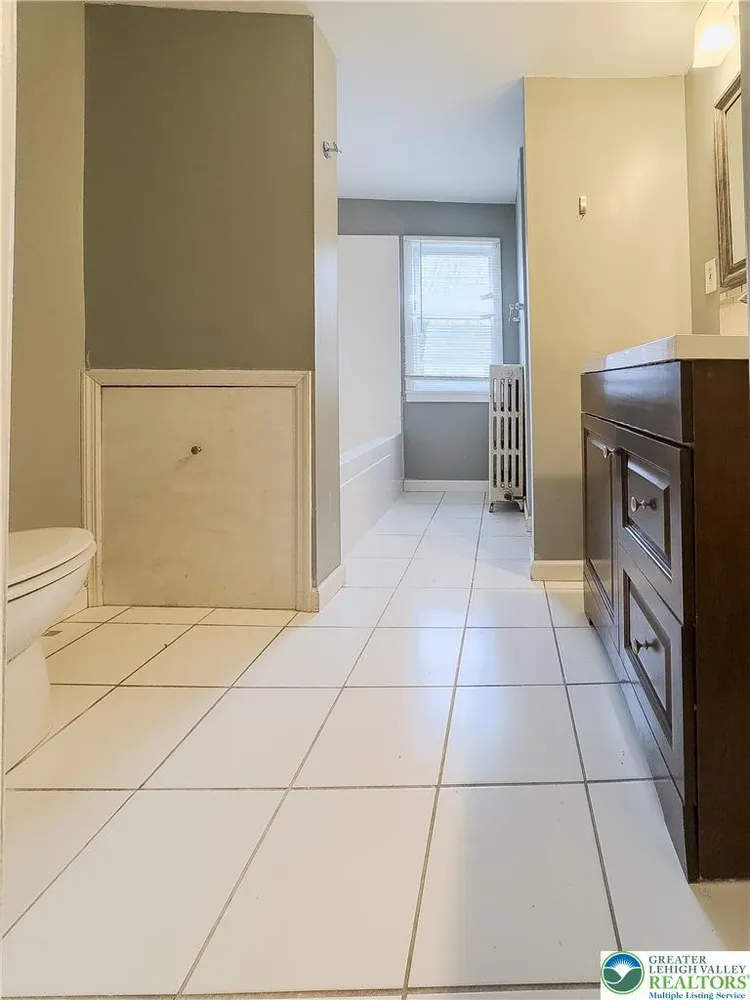 315 Brodhead St, Easton, PA 18042