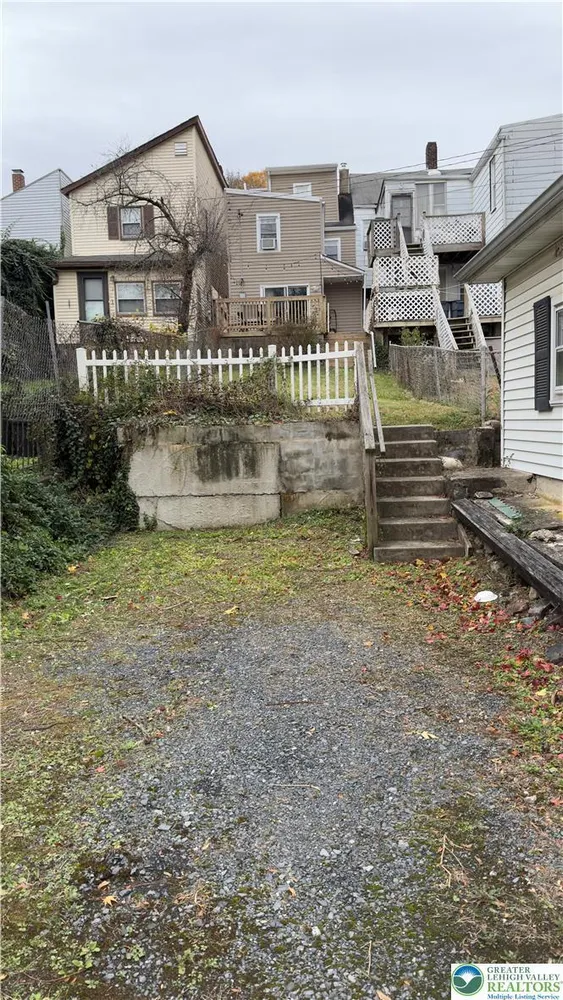 315 Brodhead St, Easton, PA 18042