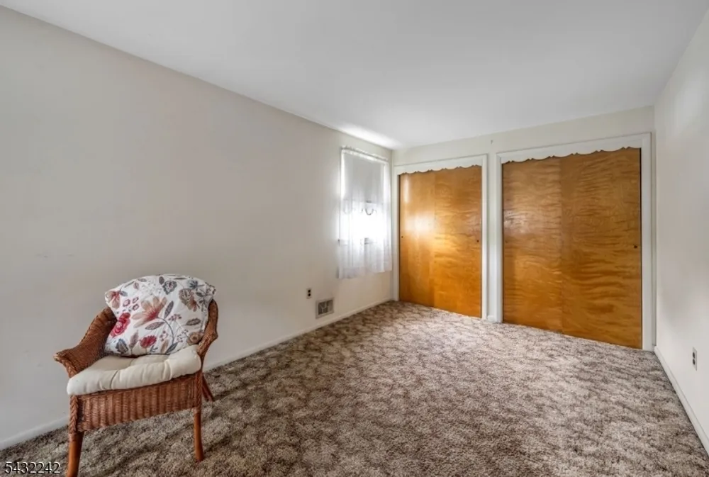 415 N 4th Ave, Hawthorne, NJ 07506