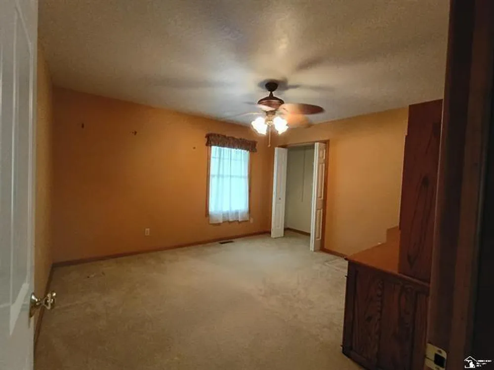 15496 Rutherford Blvd, Monroe, MI 48161
