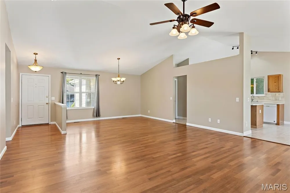229 Thoroughbred Trail, St Peters, MO 63376